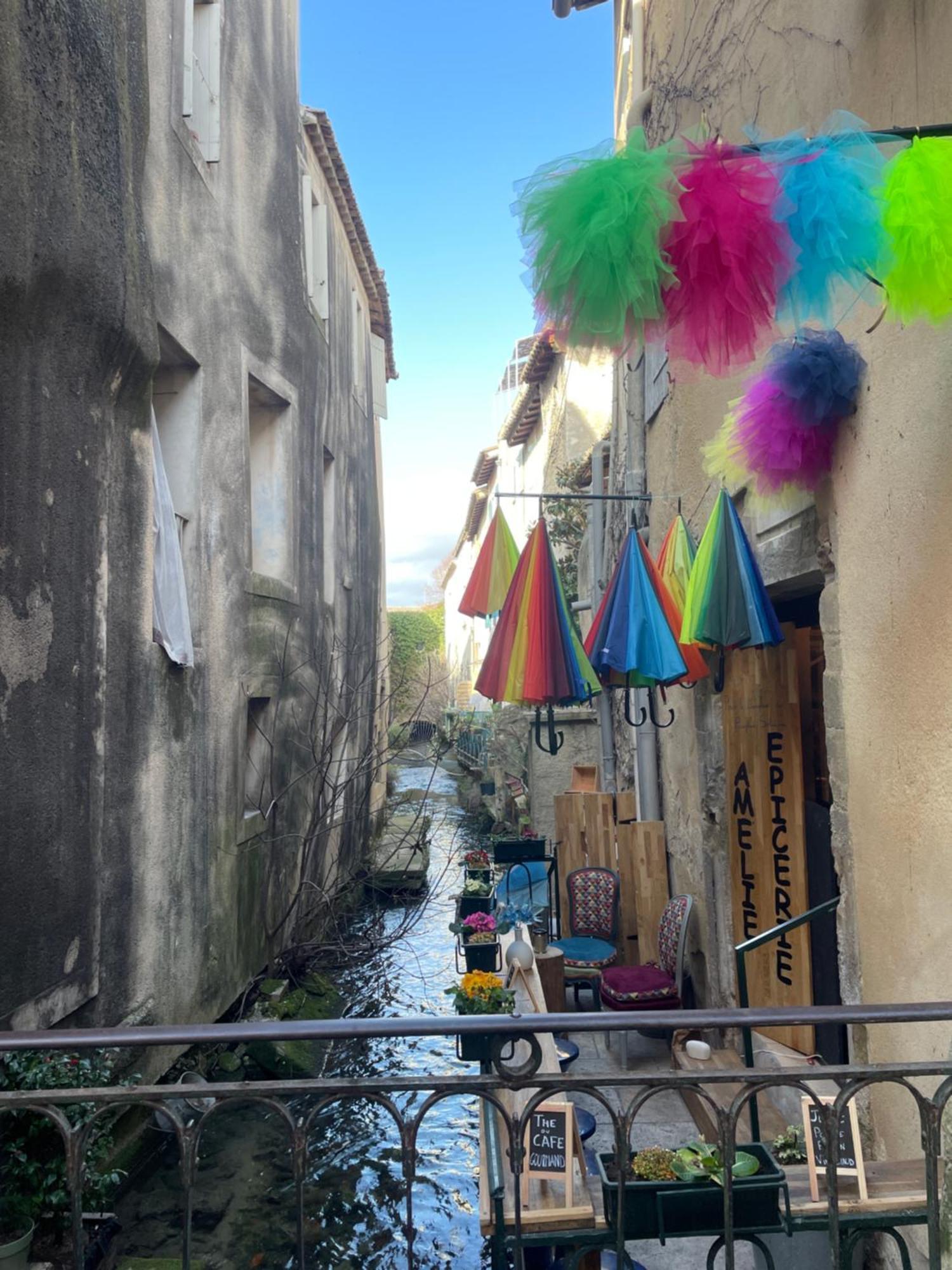 Studio Au Calme Dans Le Centre-Ville Historique LʼIsle-sur-la-Sorgue Exteriör bild